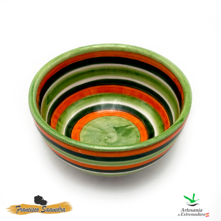 Imagen de cuenco de cerámica con líneas horizontales de varios colores, verde claro, naranja, verde oscuro, verde claro, naranja, verde oscuro y blanco